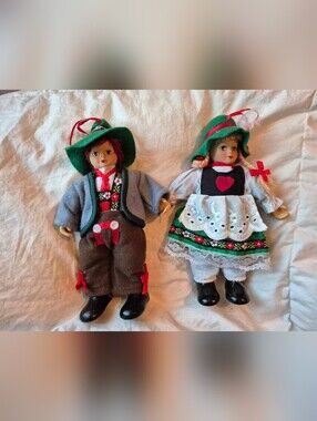 German Bavarian Dolls Man And Woman With Traditional Clothing Vintage